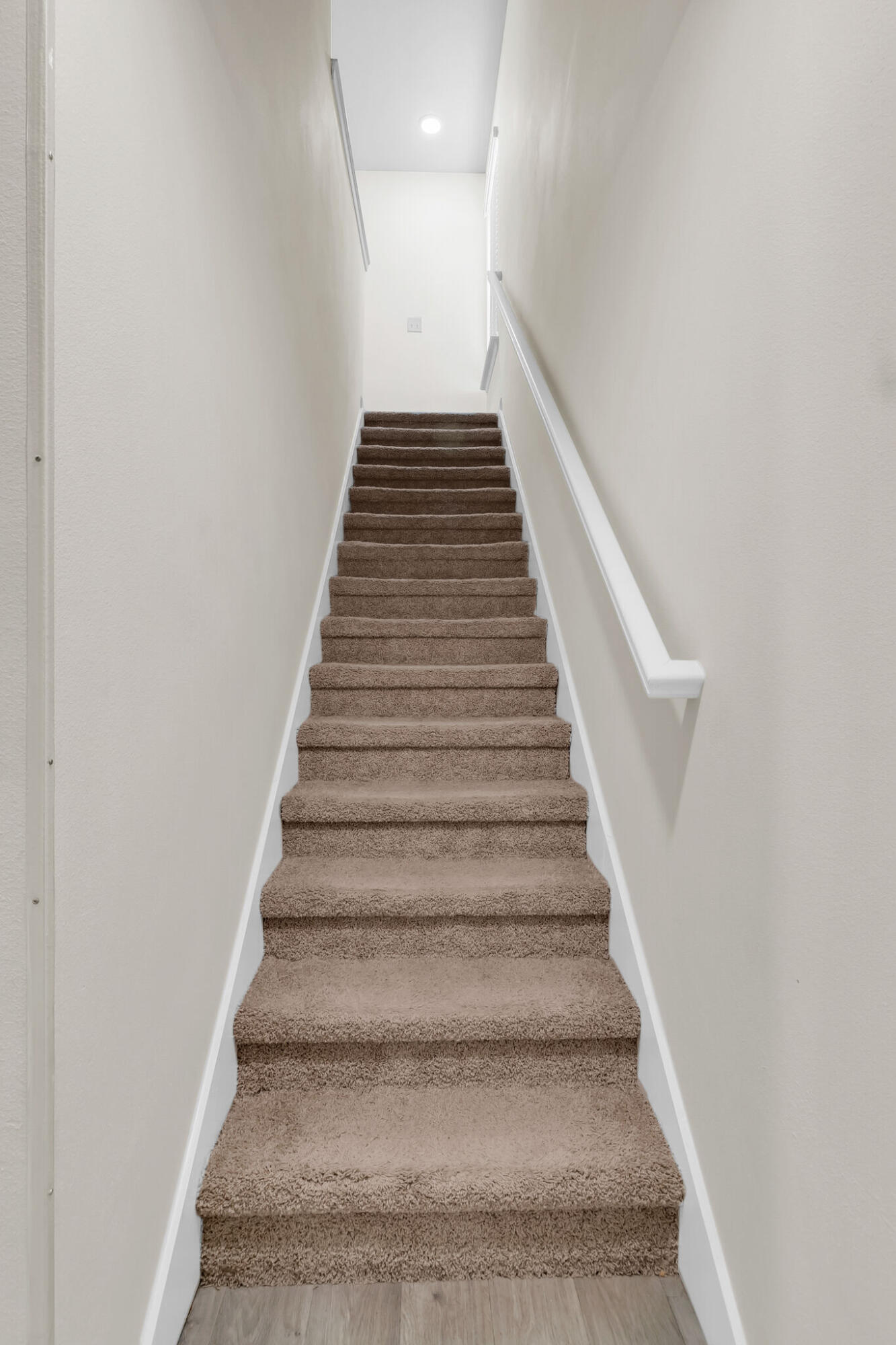 585 Earl Godwin Road Freeport, FL 32439 - Photo 16 of 46 a view of entryway