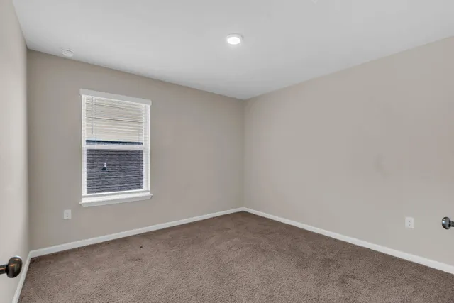 $2,750 | 585 Earl Godwin Road, Freeport, FL 32439