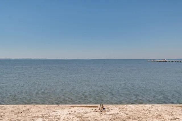 $2,750 | 585 Earl Godwin Road, Freeport, FL 32439