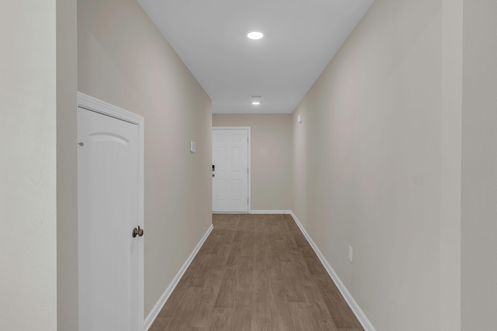 585 Earl Godwin Road Freeport, FL 32439 - Photo 5 of 46 a view of a hallway