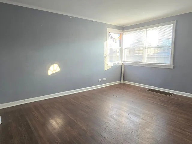 $2,400 | 3821 Jackson Street, Bellwood, IL 60104