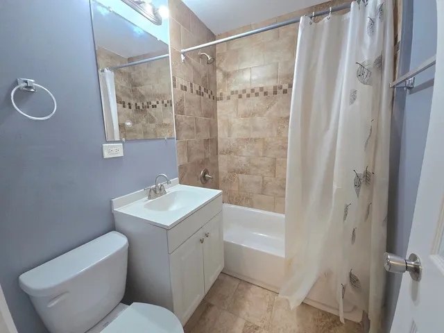 $2,400 | 3821 Jackson Street, Bellwood, IL 60104