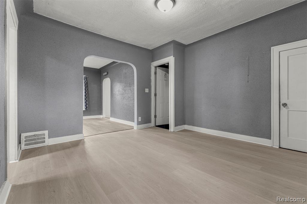 8889 Lane Street Detroit, MI 48209 - Photo 12 of 38
