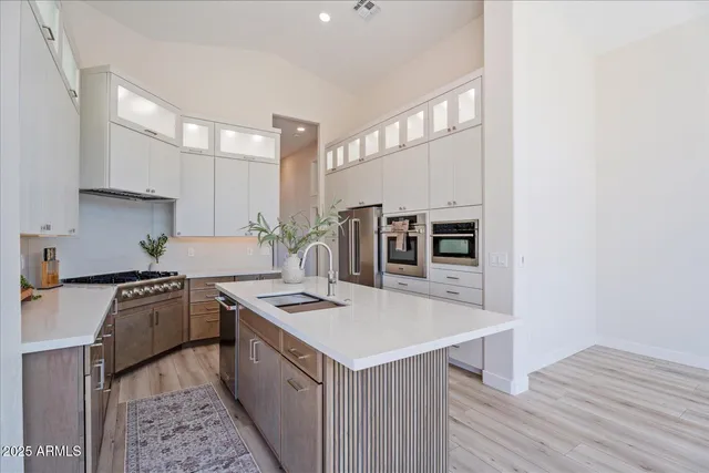 $730,000 | 6334 East Viewmont Drive, Unit 9, Mesa, AZ 85215