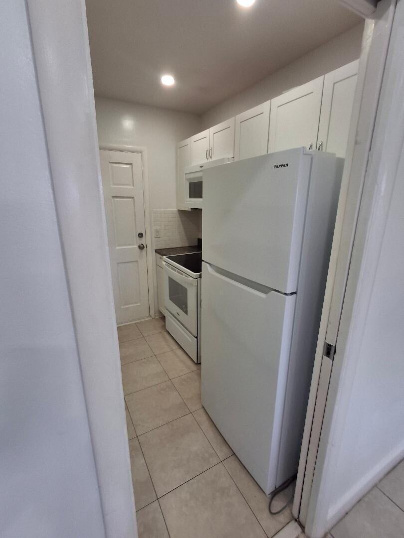 1250 East Sample Road, Unit 303 Pompano Beach, FL 33064 - Photo 6 of 19 HH13