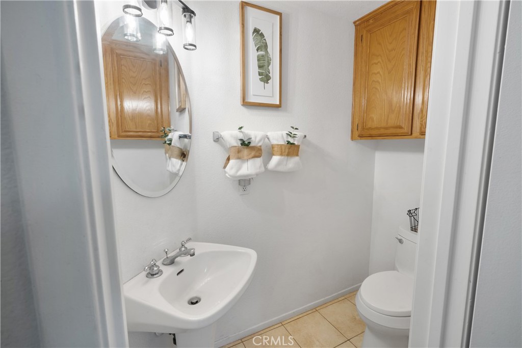 686 Azure Lane, Unit 2 Corona, CA 92879 - Photo 5 of 31