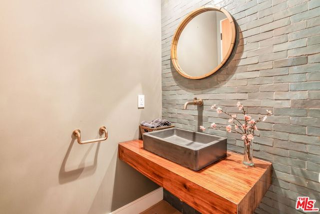 $3,275,000 | 3557 Ashwood Avenue, Los Angeles, CA 90066