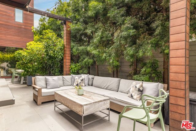 $3,275,000 | 3557 Ashwood Avenue, Los Angeles, CA 90066