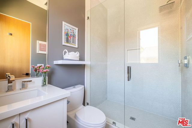 $3,275,000 | 3557 Ashwood Avenue, Los Angeles, CA 90066