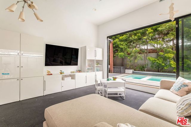 $3,275,000 | 3557 Ashwood Avenue, Los Angeles, CA 90066