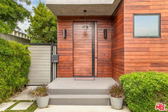 $3,275,000 | 3557 Ashwood Avenue, Los Angeles, CA 90066