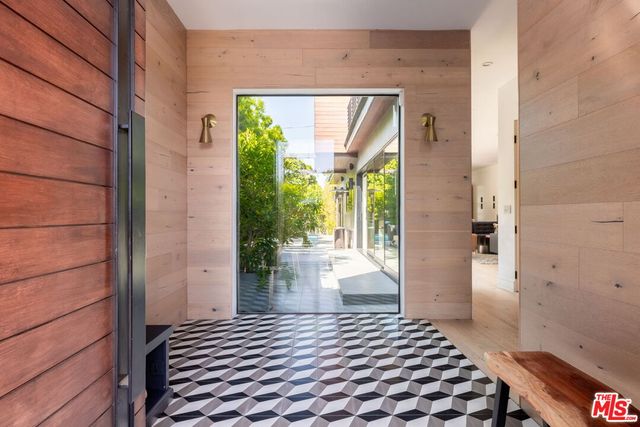 $3,275,000 | 3557 Ashwood Avenue, Los Angeles, CA 90066