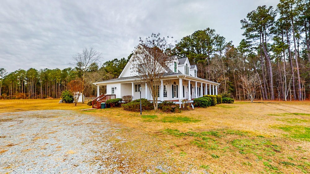 1560 Beasley Road Benson, NC 27504 - Photo 4 of 39 Gallery Image 4