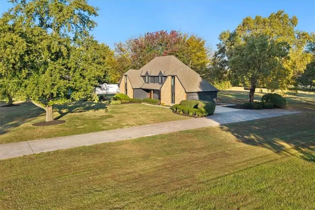 $875,000 | 3680 West 194th Street, Stilwell, KS 66085
