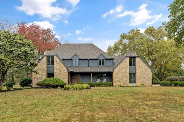 $875,000 | 3680 West 194th Street, Stilwell, KS 66085