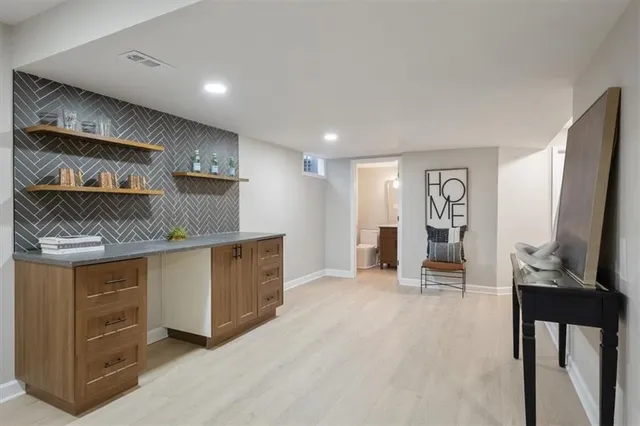 $875,000 | 3680 West 194th Street, Stilwell, KS 66085