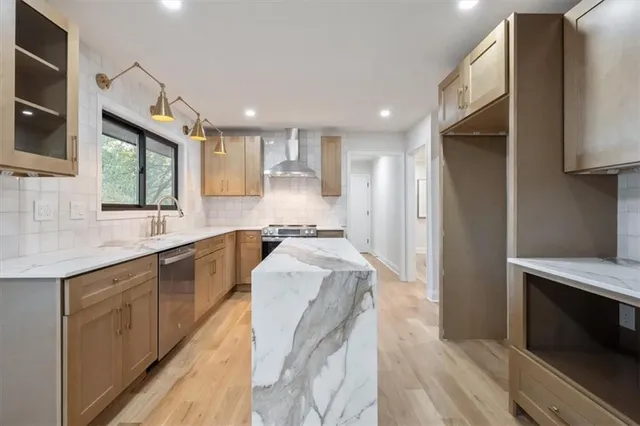 $875,000 | 3680 West 194th Street, Stilwell, KS 66085