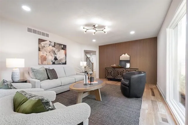 $875,000 | 3680 West 194th Street, Stilwell, KS 66085