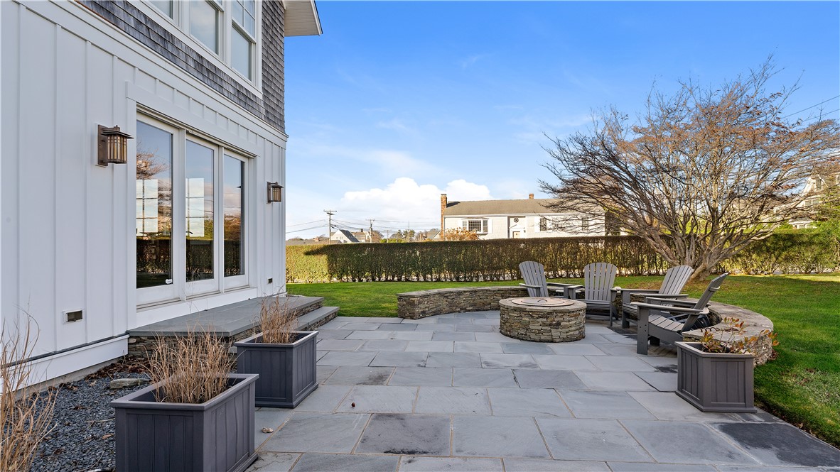 3 Doris Terrace Newport, RI 02840 - Photo 5 of 50