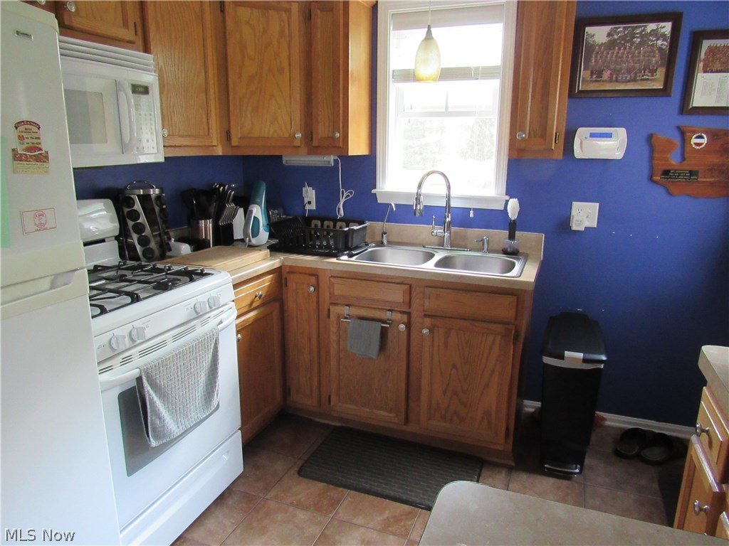 943 Sandy Lake Road Kent, OH 44240 - Photo 8 of 18 Gallery Image 8