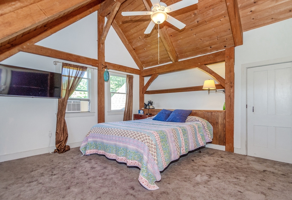 442 Horseneck Road Westport, MA 02790 - Photo 16 of 38