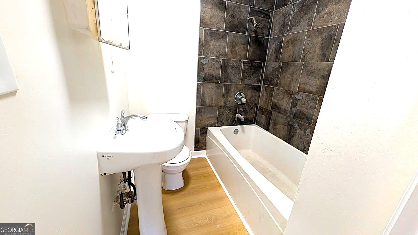 1917 Baker Road Northwest Atlanta, GA 30318 - Photo 5 of 13