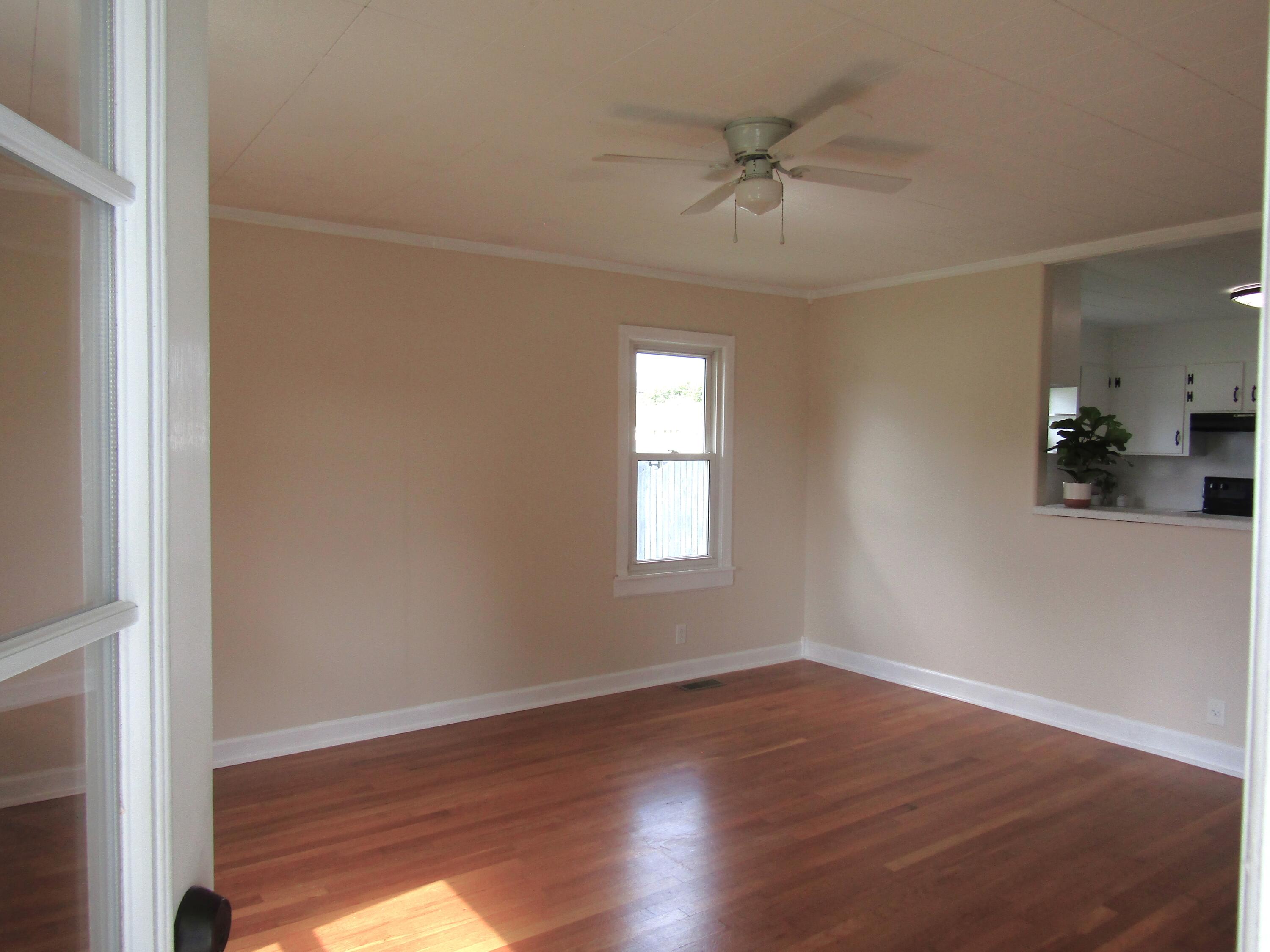 124 Rufus Taylor Road Elizabethton, TN 37643 - Photo 5 of 22 IMG_2955