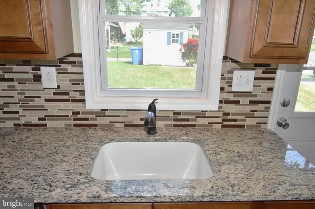 $283,000 | 301 Conover Street, Burlington, NJ 08016