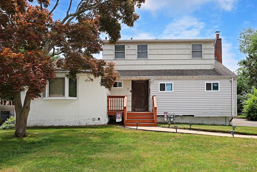41 Cambria Road Syosset, NY 11791 - Photo 1 of 35 Gallery Image 1