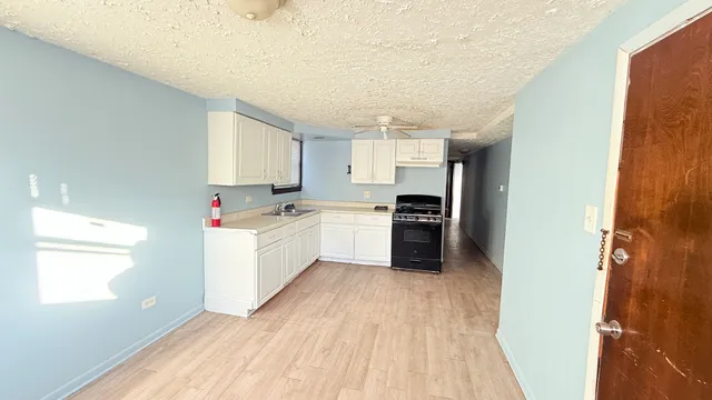 $1,250 | 15020 Woodlawn Avenue, Unit GARDEN, Dolton, IL 60419