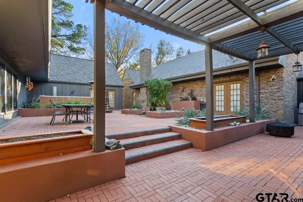 a view of outdoor space