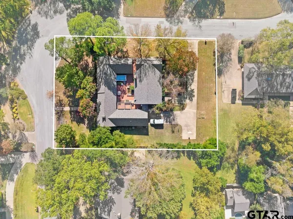 $695,000 | 6109 Quail Creek Drive, Tyler, TX 75703