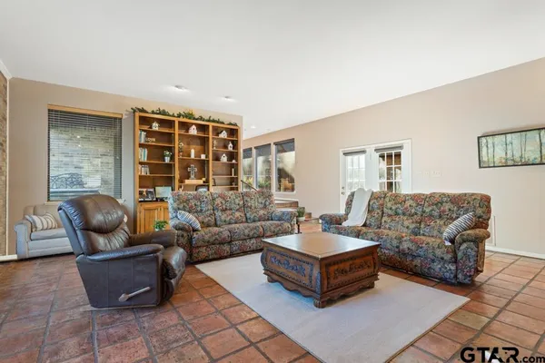 $695,000 | 6109 Quail Creek Drive, Tyler, TX 75703