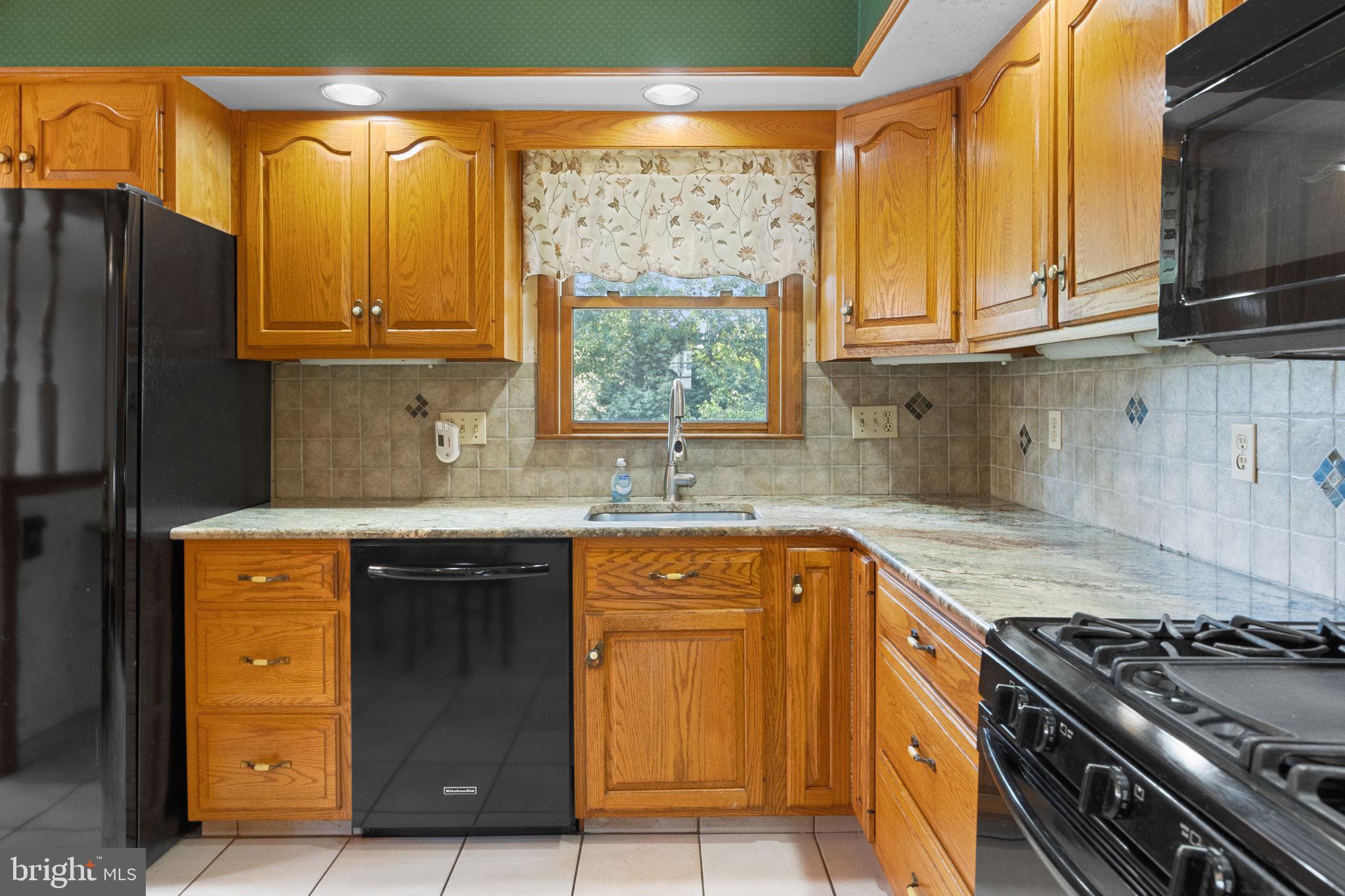 1628 Jill Road Willow Grove, PA 19090 - Photo 8 of 29 Gallery Image 8
