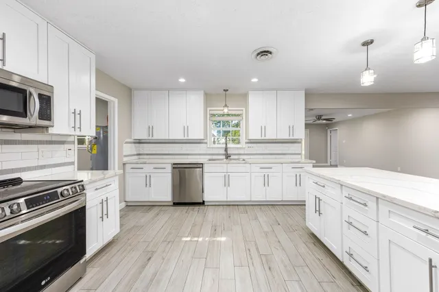 $550,000 | 9392 FM 1458 Road, Sealy, TX 77474