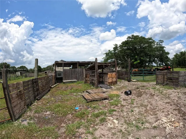 a view of a terrace with sky view