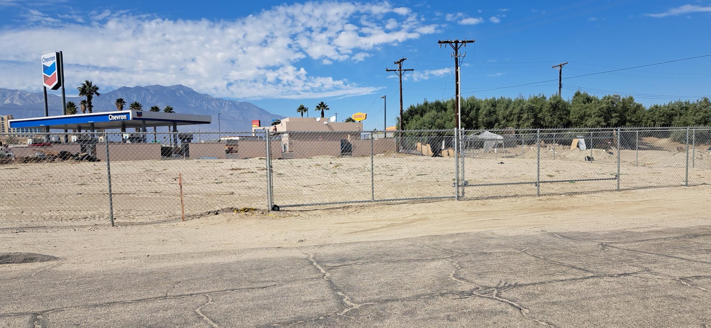 72300 East Ramon Road Palm Desert, CA 92211 - Photo 4 of 10 a view of a terrace