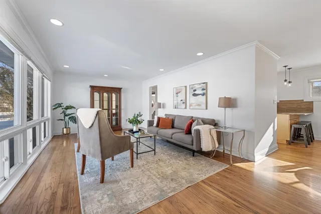 $599,000 | 1821 George Court, Glenview, IL 60025