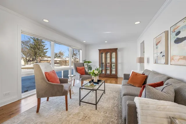 $599,000 | 1821 George Court, Glenview, IL 60025