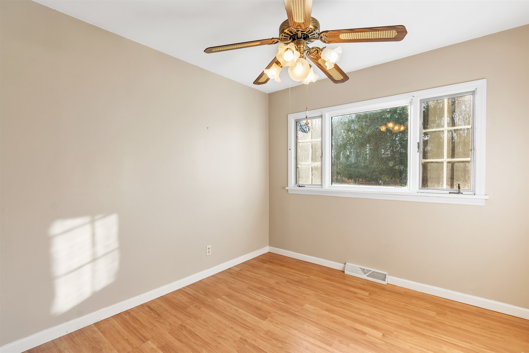 17675 Ireland Road South Bend, IN 46614 - Photo 13 of 36 Gallery Image 13