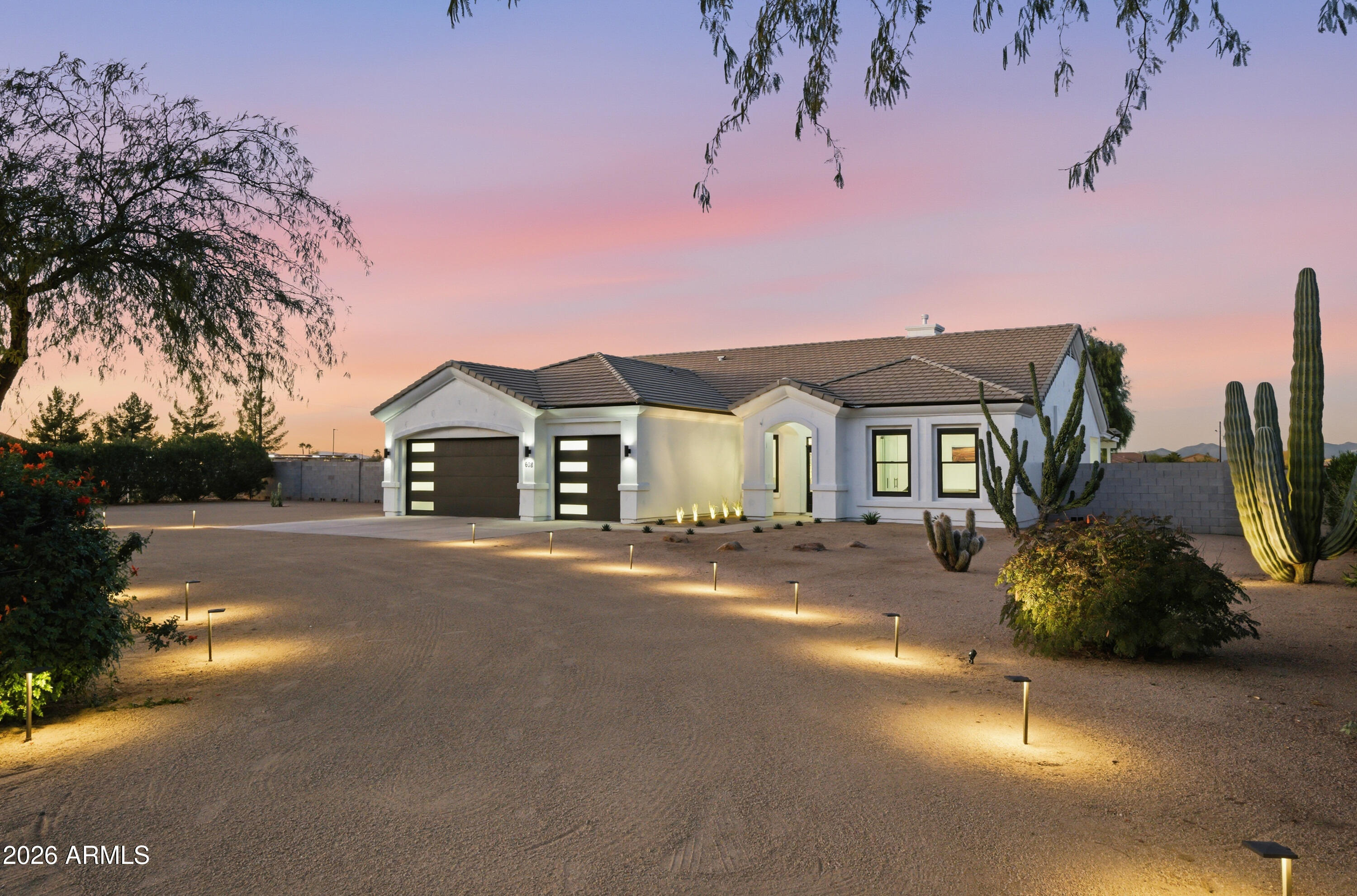 608 West Restin Road Phoenix, AZ 85086 - Photo 2 of 53 608 w restin rd-37