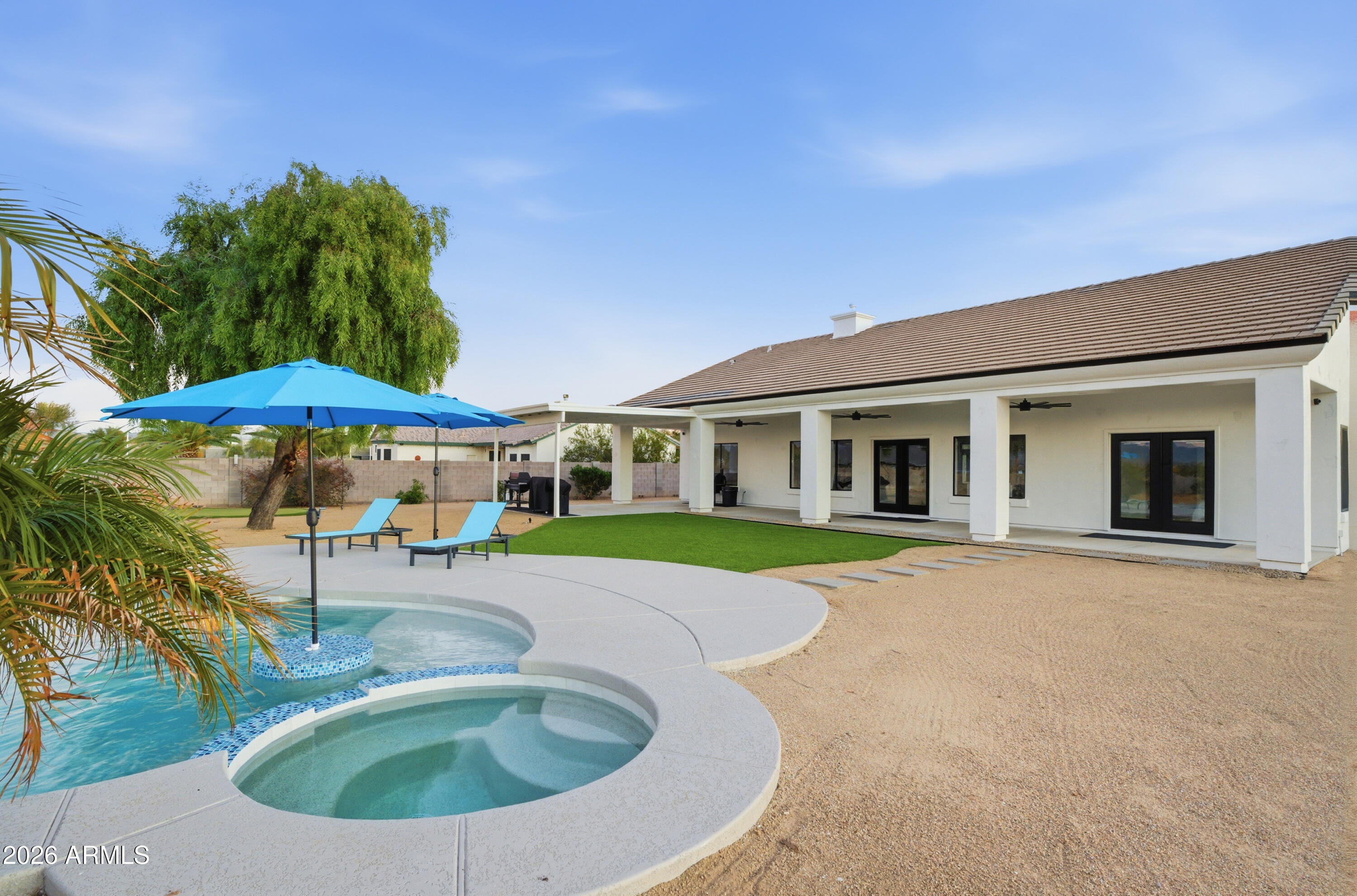 608 West Restin Road Phoenix, AZ 85086 - Photo 40 of 53 Table In Pool