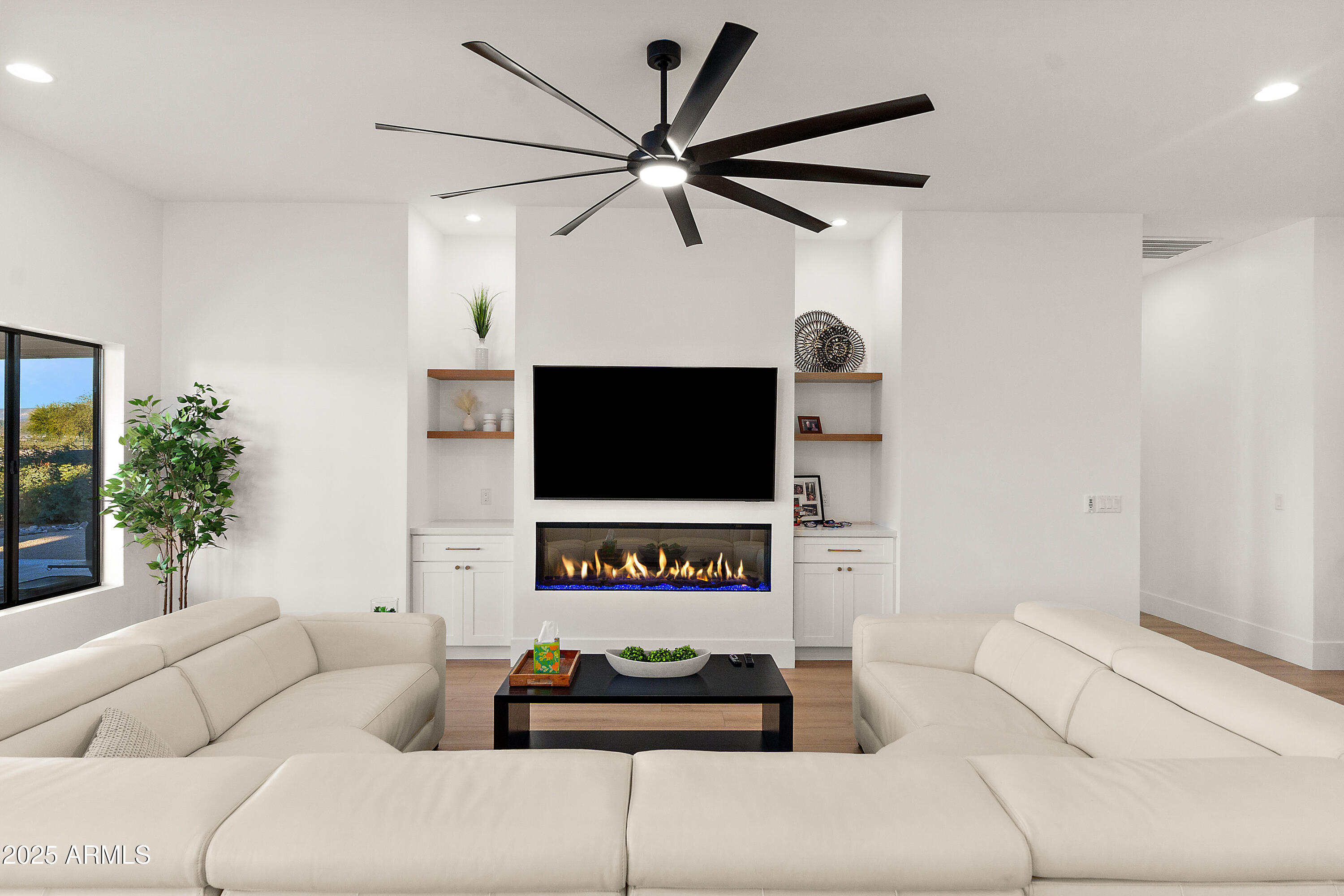 608 West Restin Road Phoenix, AZ 85086 - Photo 10 of 53 Living Room 2