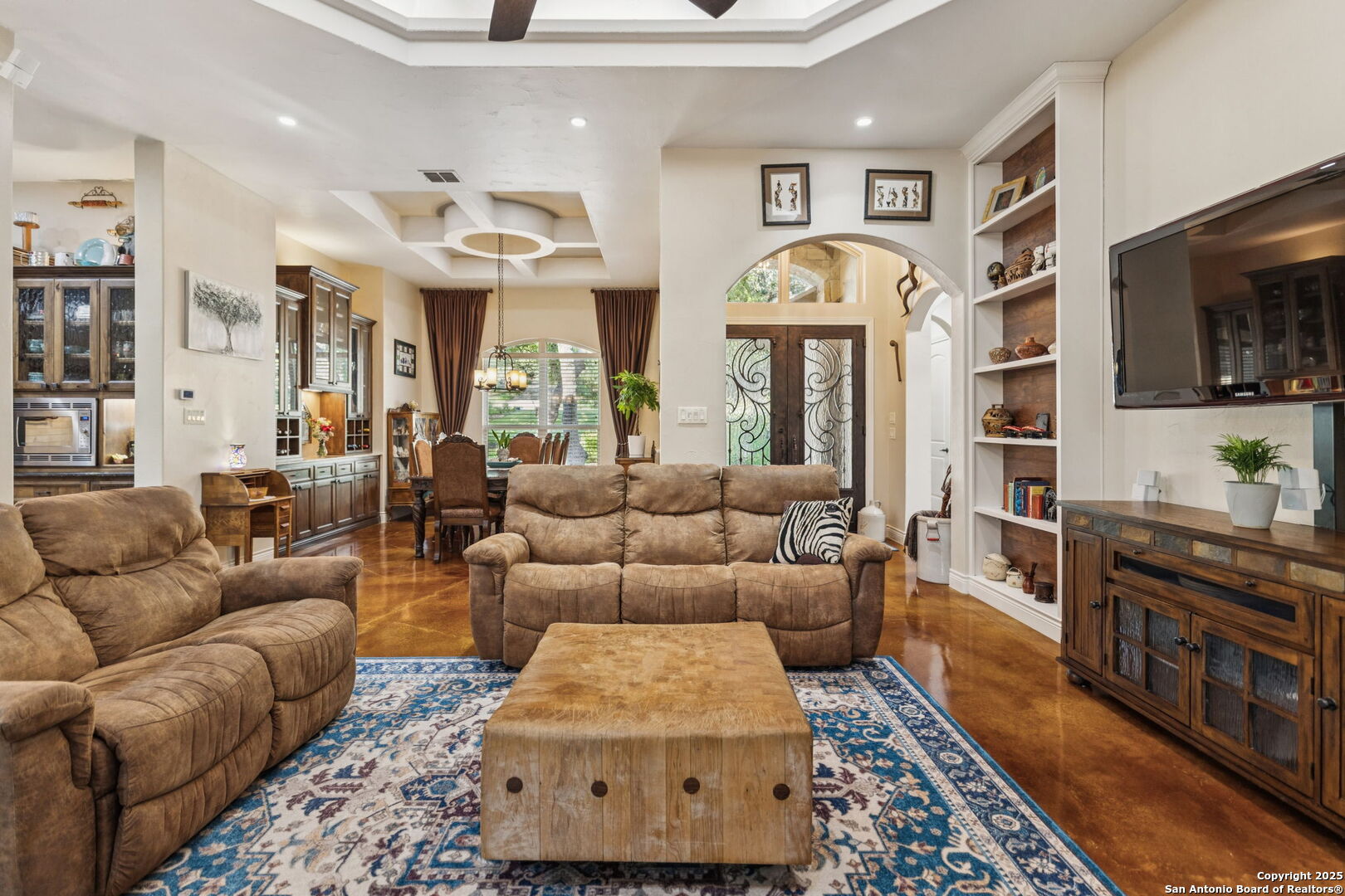 199 Shepherds Crook Helotes, TX 78023 - Photo 15 of 108 a living room with furniture and a flat screen tv