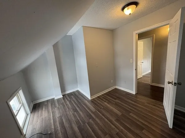 $1,300 | 280 5th Street, Unit 3S, Fall River, MA 02721