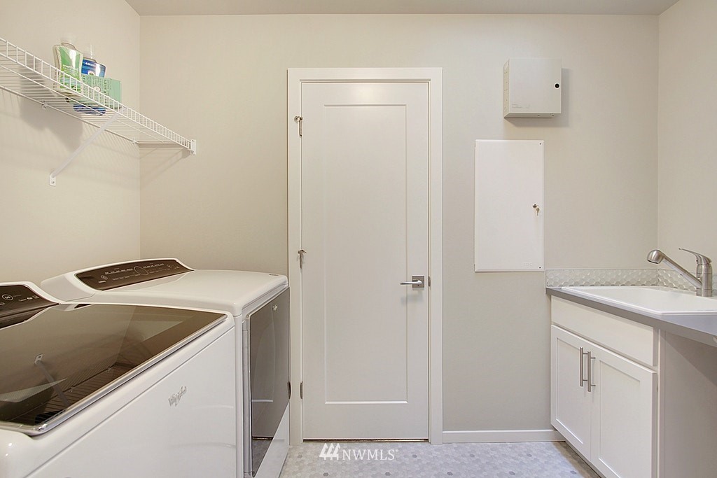 3414 Northeast 8th Street Renton, WA 98056 - Photo 23 of 25