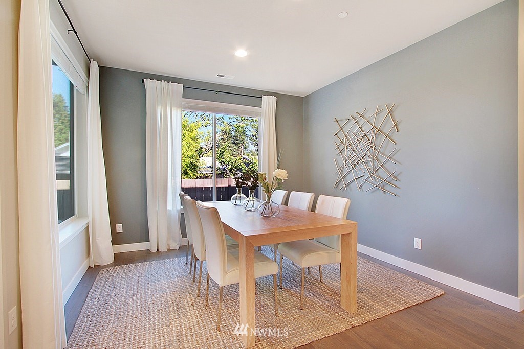 3414 Northeast 8th Street Renton, WA 98056 - Photo 6 of 25