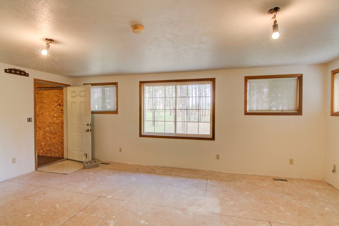 6705 South Dorset Road Spokane, WA 99224 - Photo 8 of 20