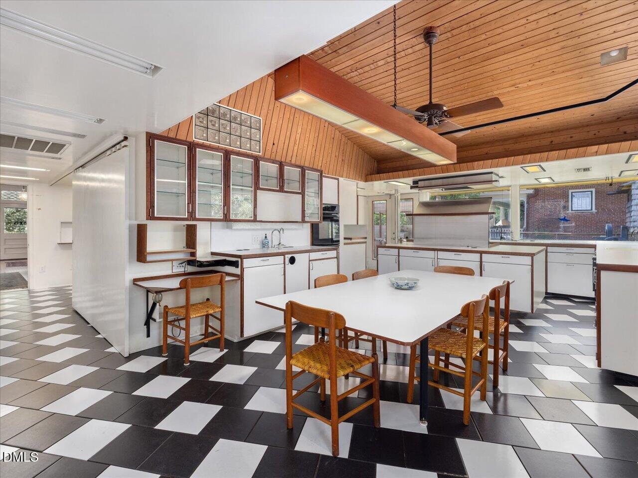 215 Hillcrest Road Raleigh, NC 27605 - Photo 40 of 97 042-Eat in Kitchen