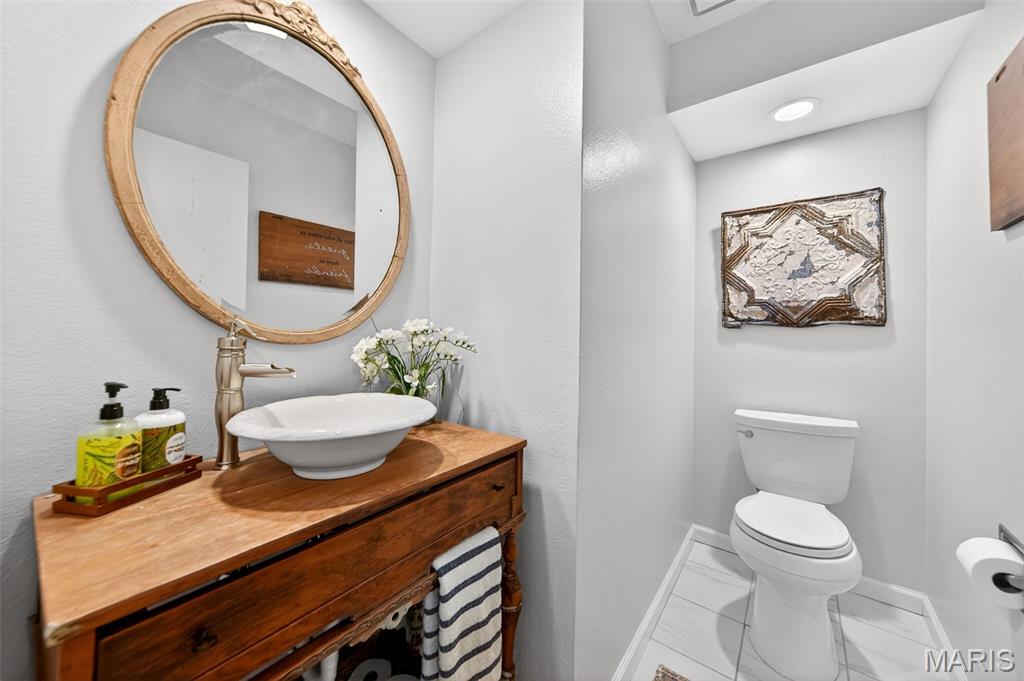 1306 Tahoe Valley Court Ballwin, MO 63021 - Photo 12 of 25